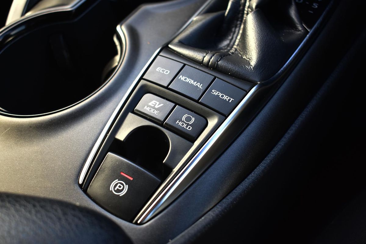 2024 Toyota Camry Ascent AXVH70R