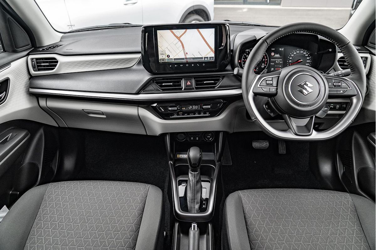 2025 Suzuki Swift Hybrid GLX UZ
