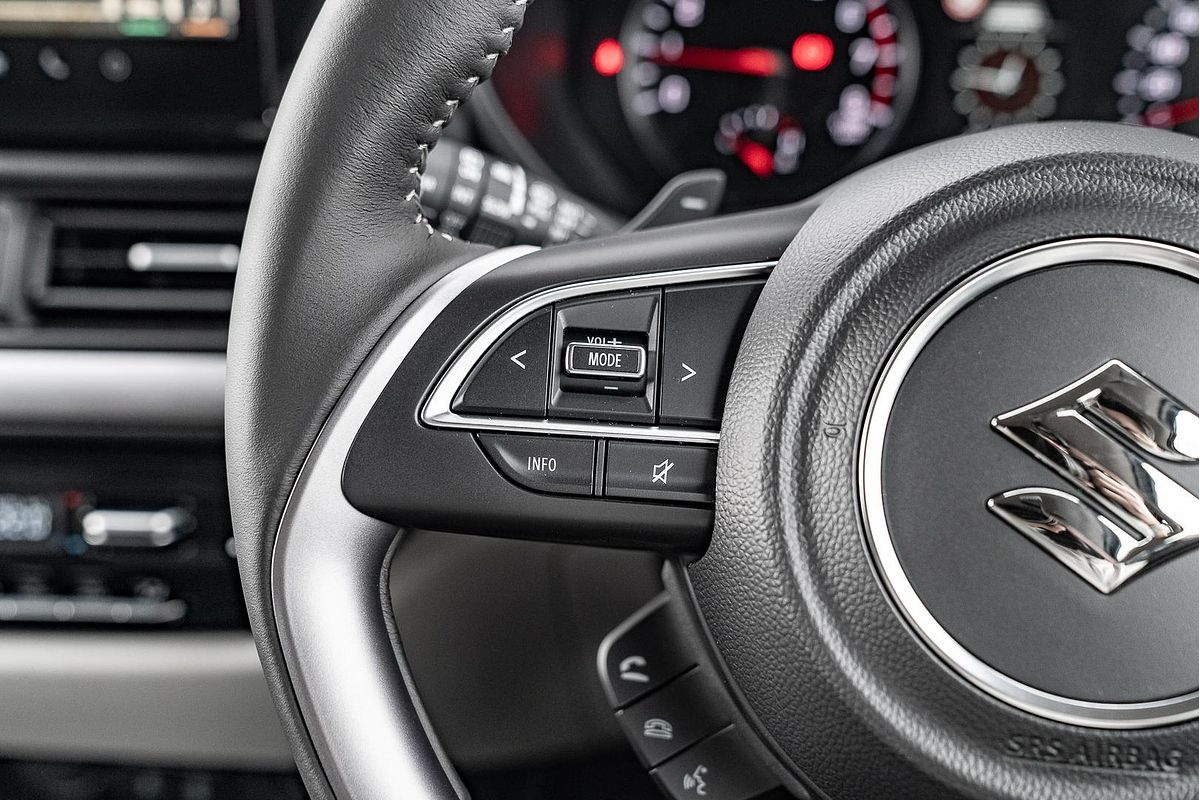 2025 Suzuki Swift Hybrid GLX UZ