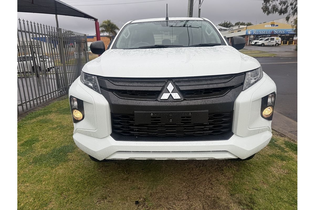 2020 Mitsubishi Triton GLX ADAS MR 4X4