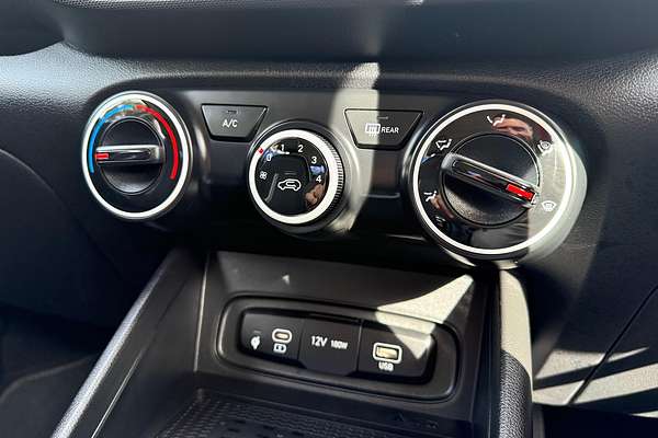 2023 Hyundai Venue Active QX.V5