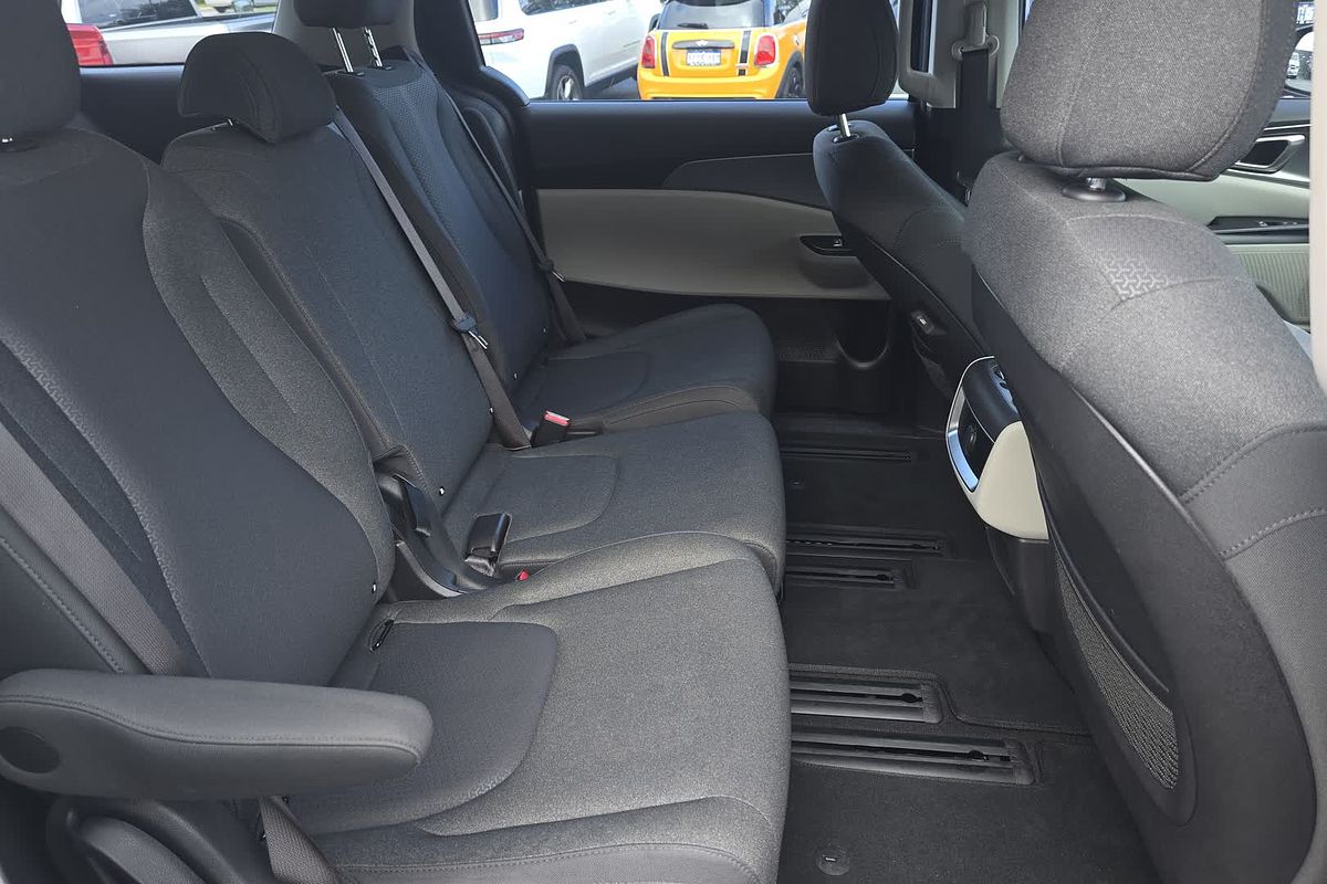 2023 Kia Carnival S KA4