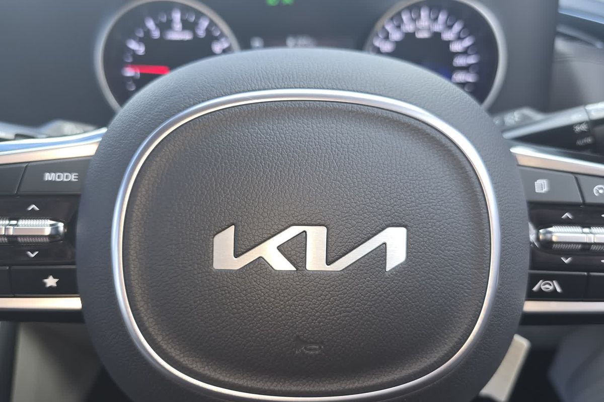 2023 Kia Carnival S KA4