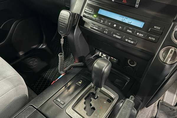 2009 Toyota Landcruiser GXL VDJ200R