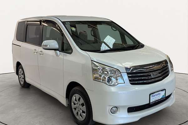 2013 Toyota NOAH WELCAB ZRR70