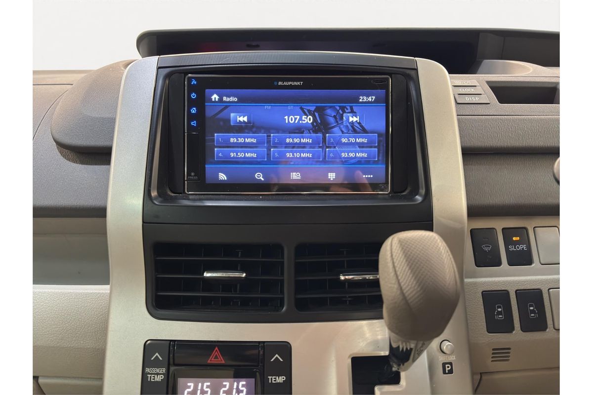 2013 Toyota NOAH WELCAB ZRR70