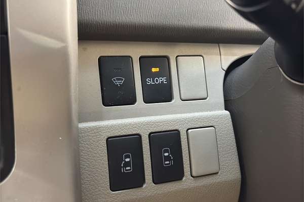 2013 Toyota NOAH WELCAB ZRR70