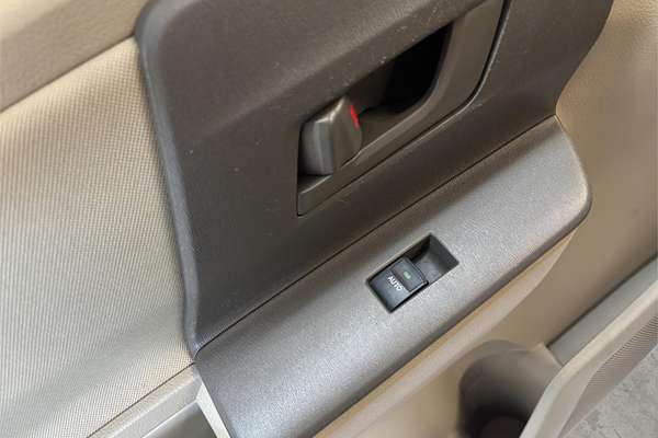 2013 Toyota NOAH WELCAB ZRR70