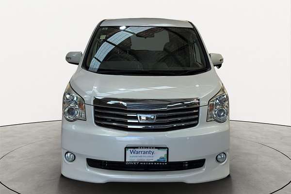 2013 Toyota NOAH WELCAB ZRR70