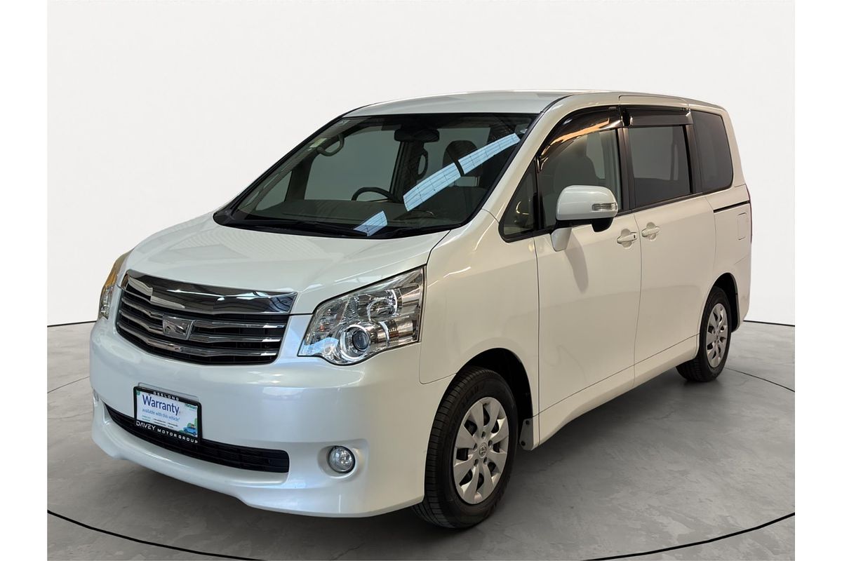 2013 Toyota NOAH WELCAB ZRR70