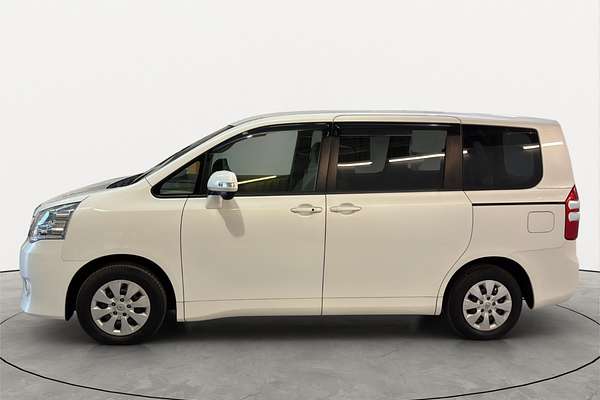 2013 Toyota NOAH WELCAB ZRR70
