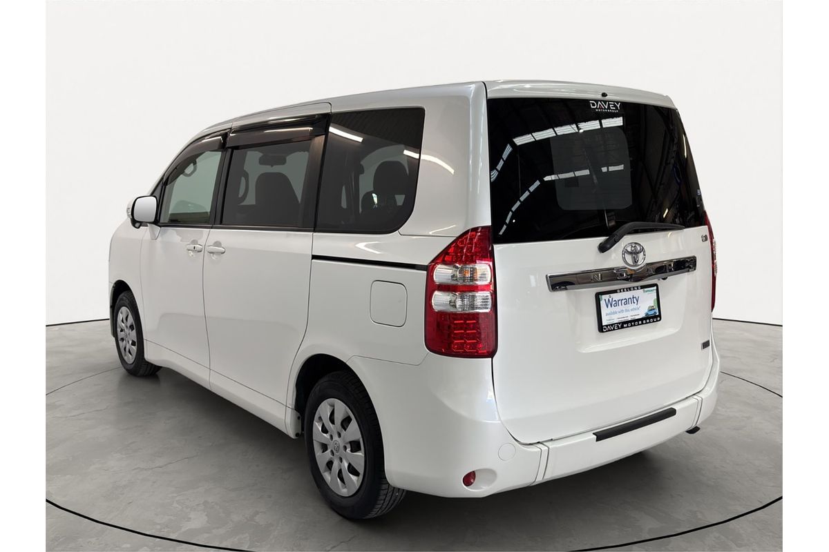 2013 Toyota NOAH WELCAB ZRR70