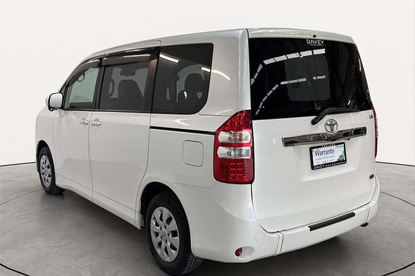 2013 Toyota NOAH WELCAB ZRR70