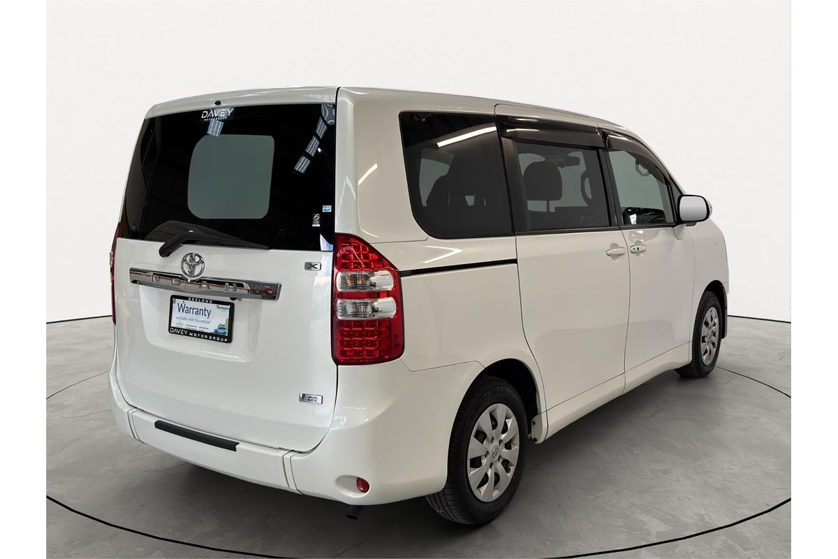 2013 Toyota NOAH WELCAB ZRR70