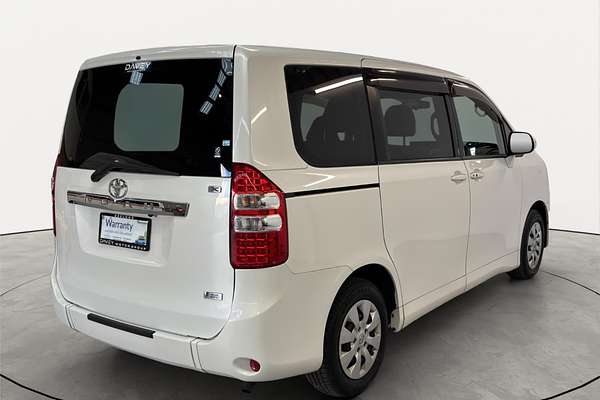2013 Toyota NOAH WELCAB ZRR70