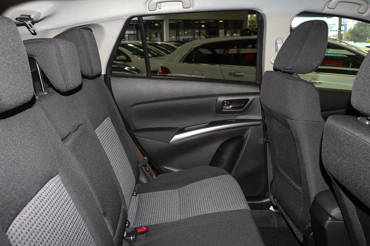 2024 Suzuki S-Cross JYB
