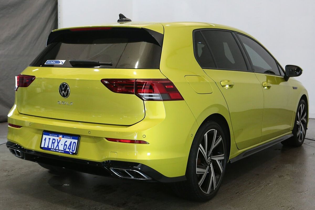2022 Volkswagen Golf 110TSI R-Line 8