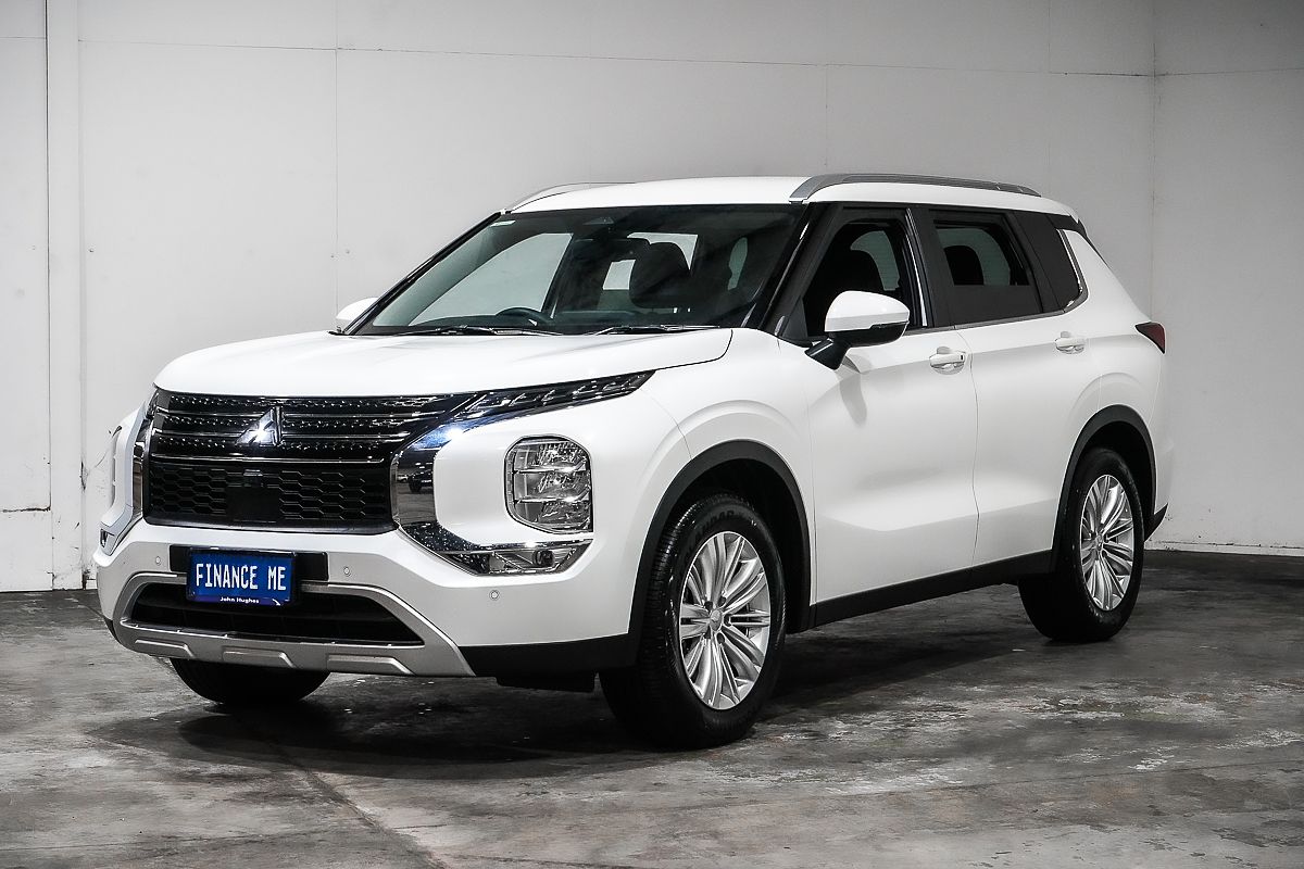 2024 Mitsubishi Outlander LS ZM