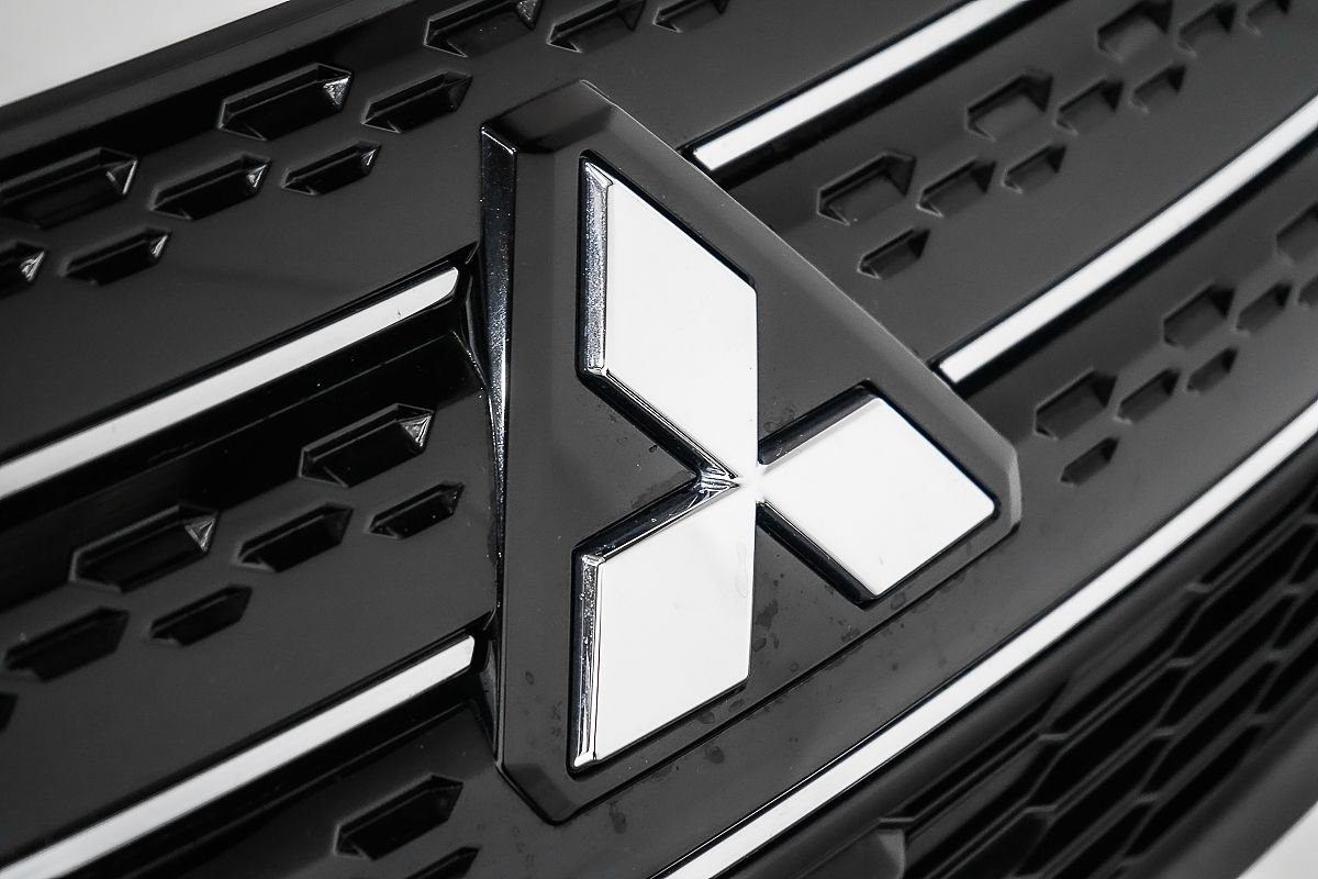 2024 Mitsubishi Outlander LS ZM