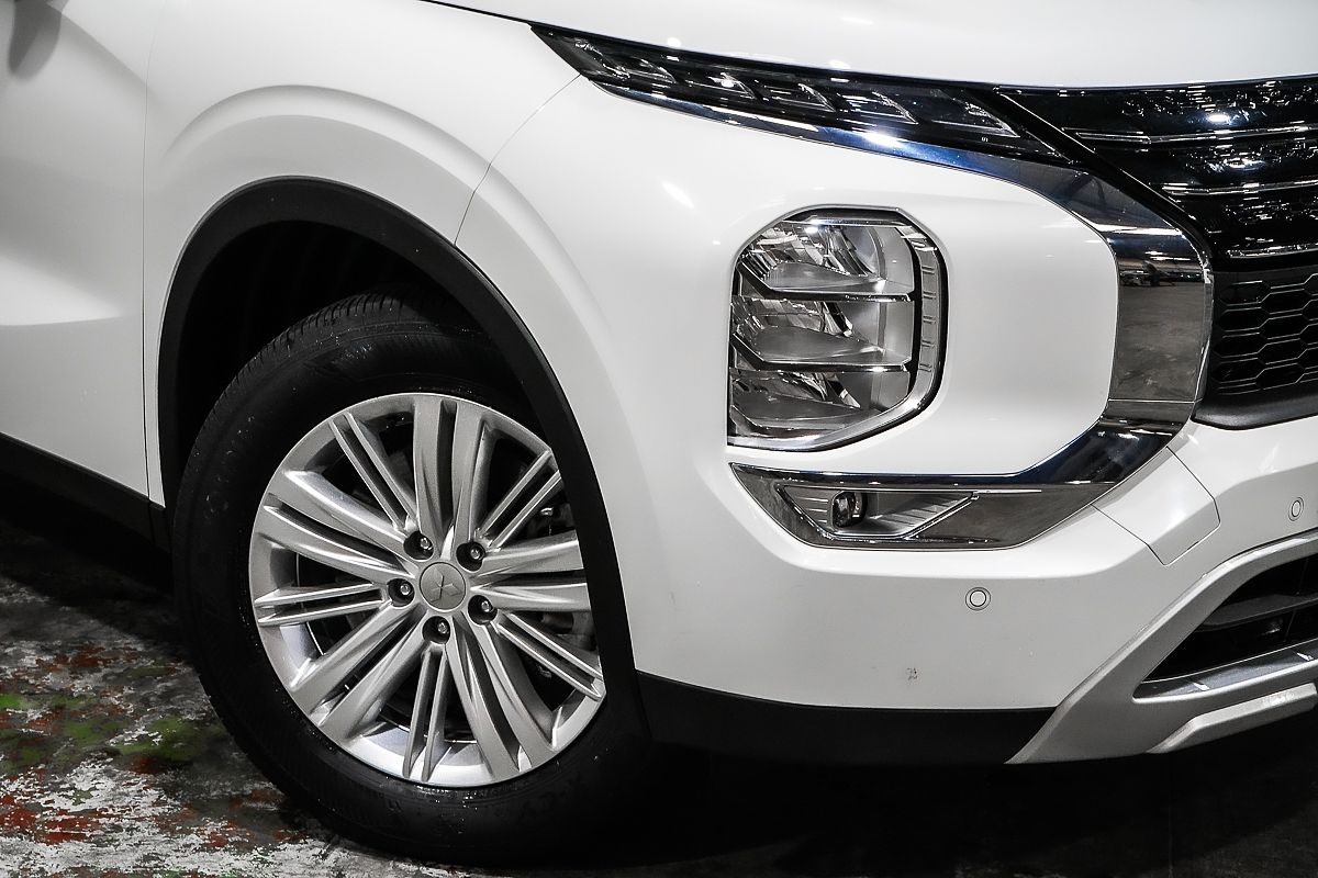 2024 Mitsubishi Outlander LS ZM