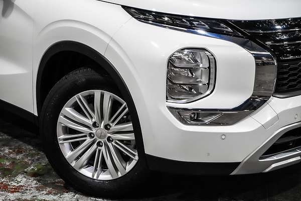2024 Mitsubishi Outlander LS ZM
