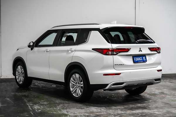 2024 Mitsubishi Outlander LS ZM
