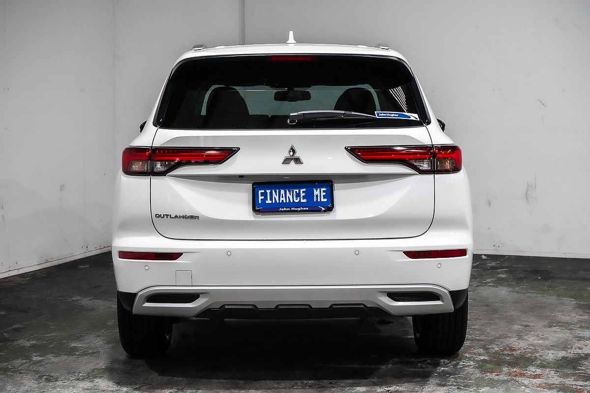 2024 Mitsubishi Outlander LS ZM