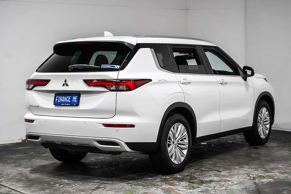2024 Mitsubishi Outlander LS ZM