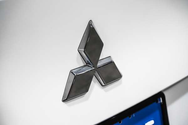 2024 Mitsubishi Outlander LS ZM