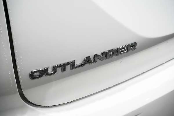 2024 Mitsubishi Outlander LS ZM