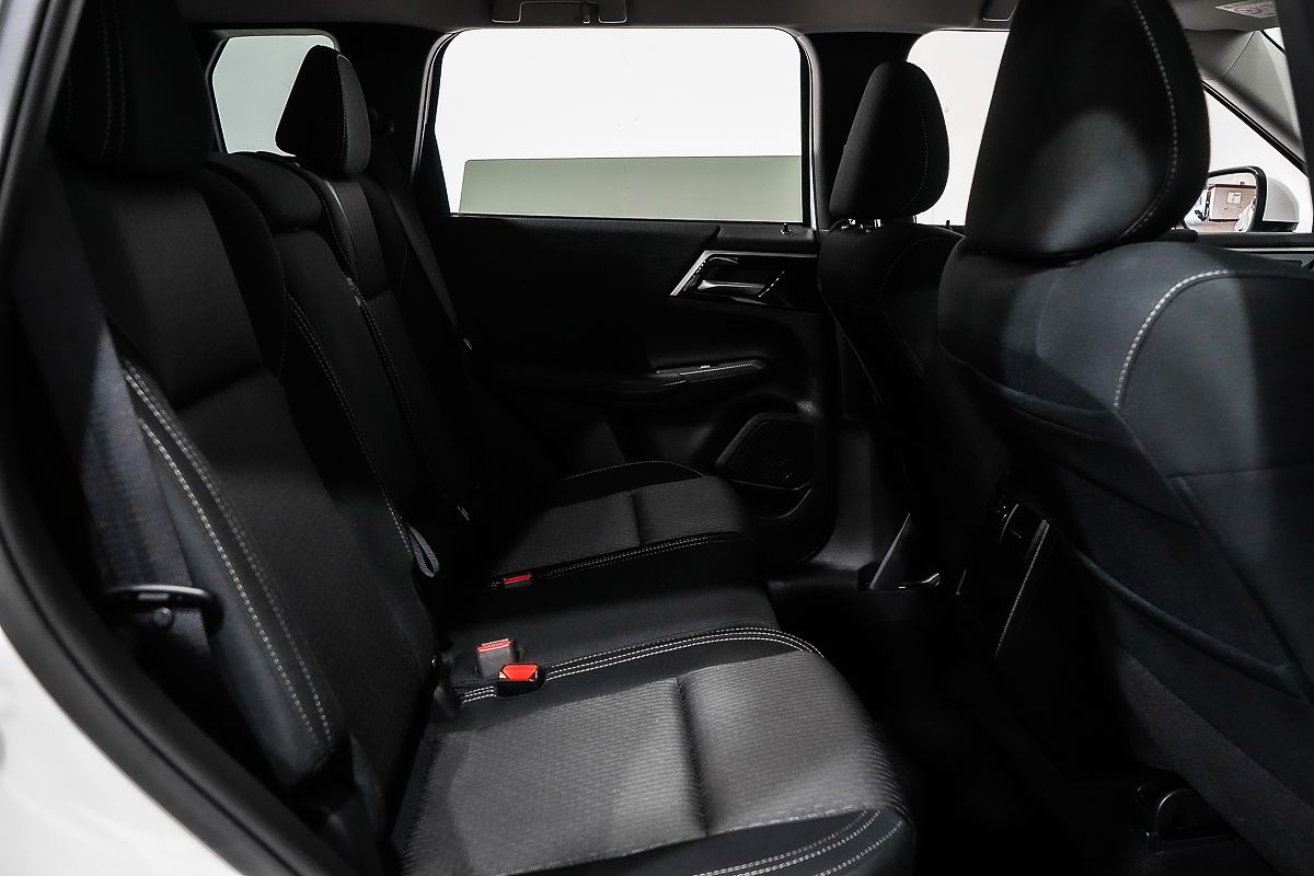 2024 Mitsubishi Outlander LS ZM