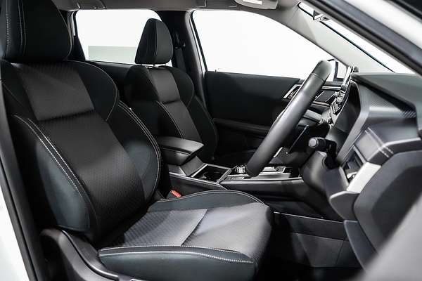 2024 Mitsubishi Outlander LS ZM