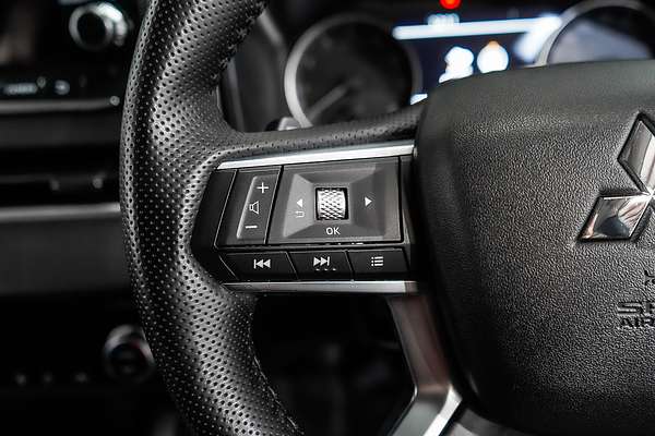 2024 Mitsubishi Outlander LS ZM