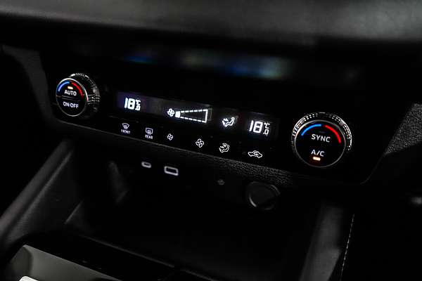 2024 Mitsubishi Outlander LS ZM