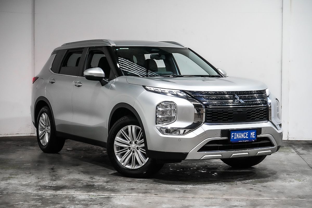 2024 Mitsubishi Outlander LS ZM