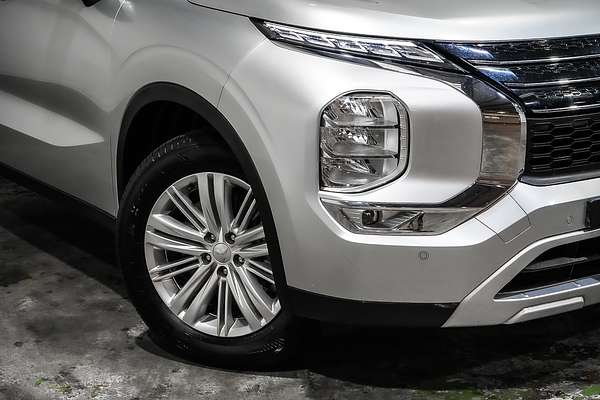 2024 Mitsubishi Outlander LS ZM