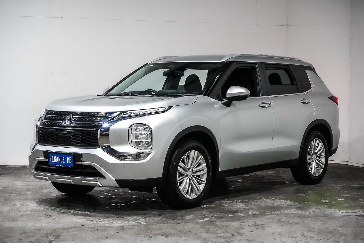 2024 Mitsubishi Outlander LS ZM