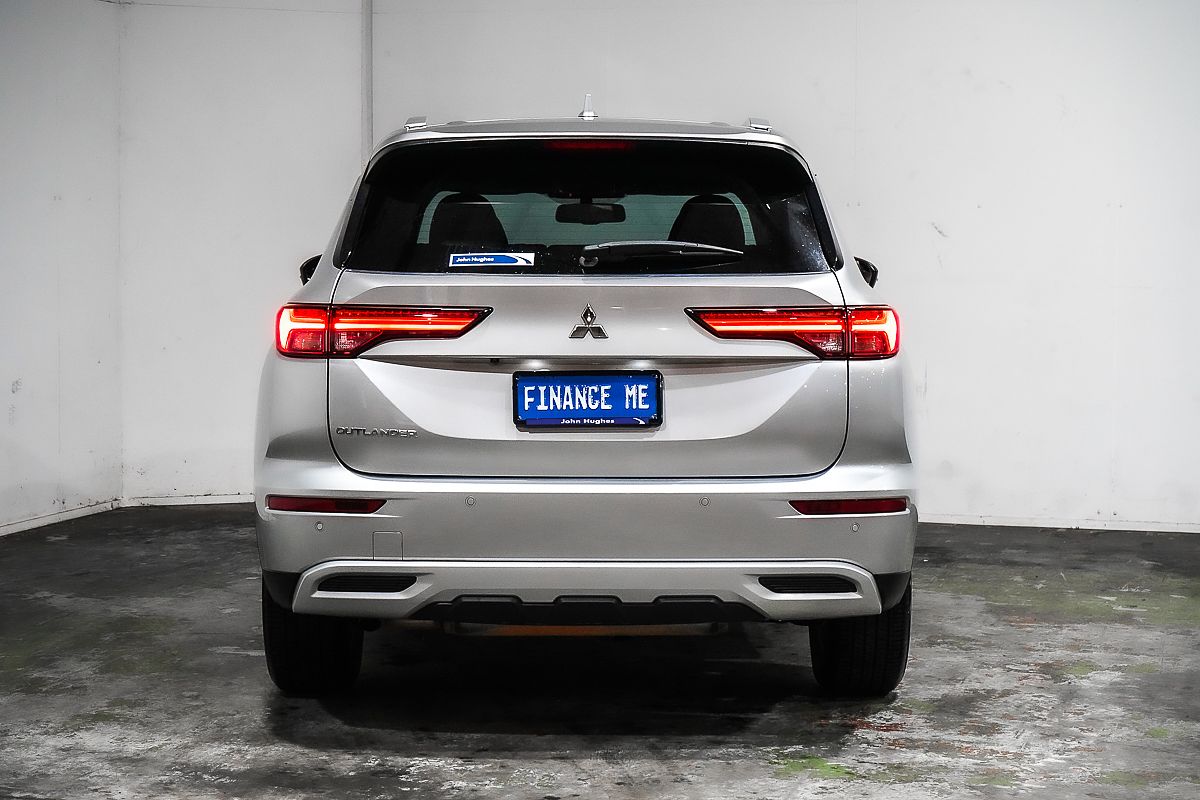 2024 Mitsubishi Outlander LS ZM