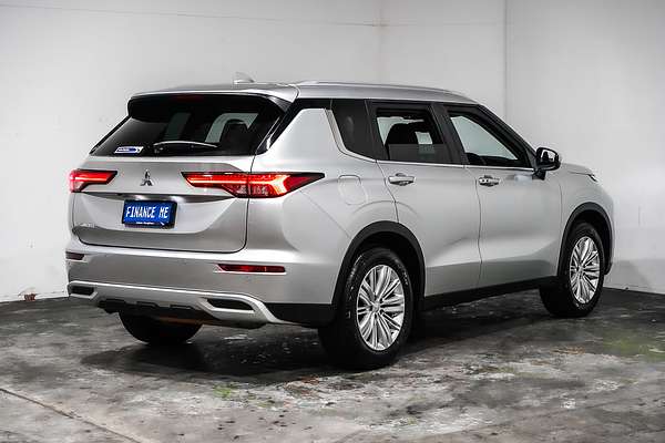 2024 Mitsubishi Outlander LS ZM