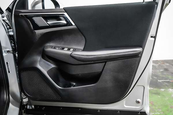 2024 Mitsubishi Outlander LS ZM