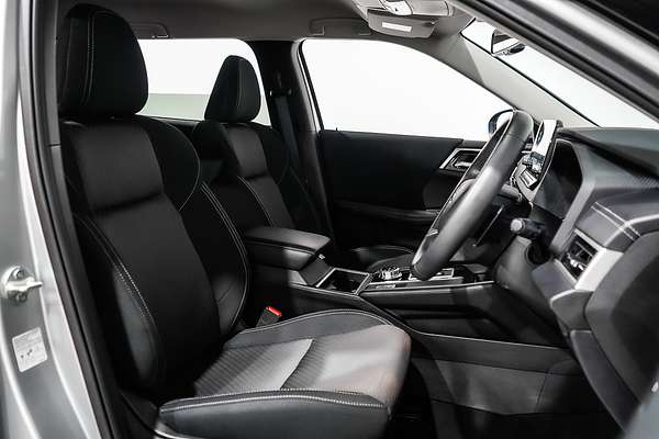 2024 Mitsubishi Outlander LS ZM