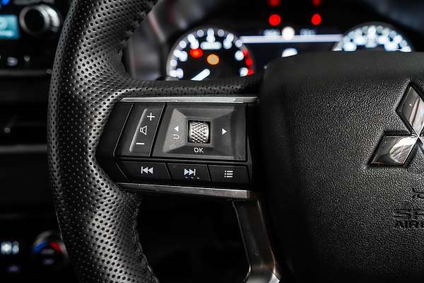 2024 Mitsubishi Outlander LS ZM
