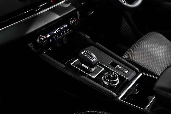 2024 Mitsubishi Outlander LS ZM