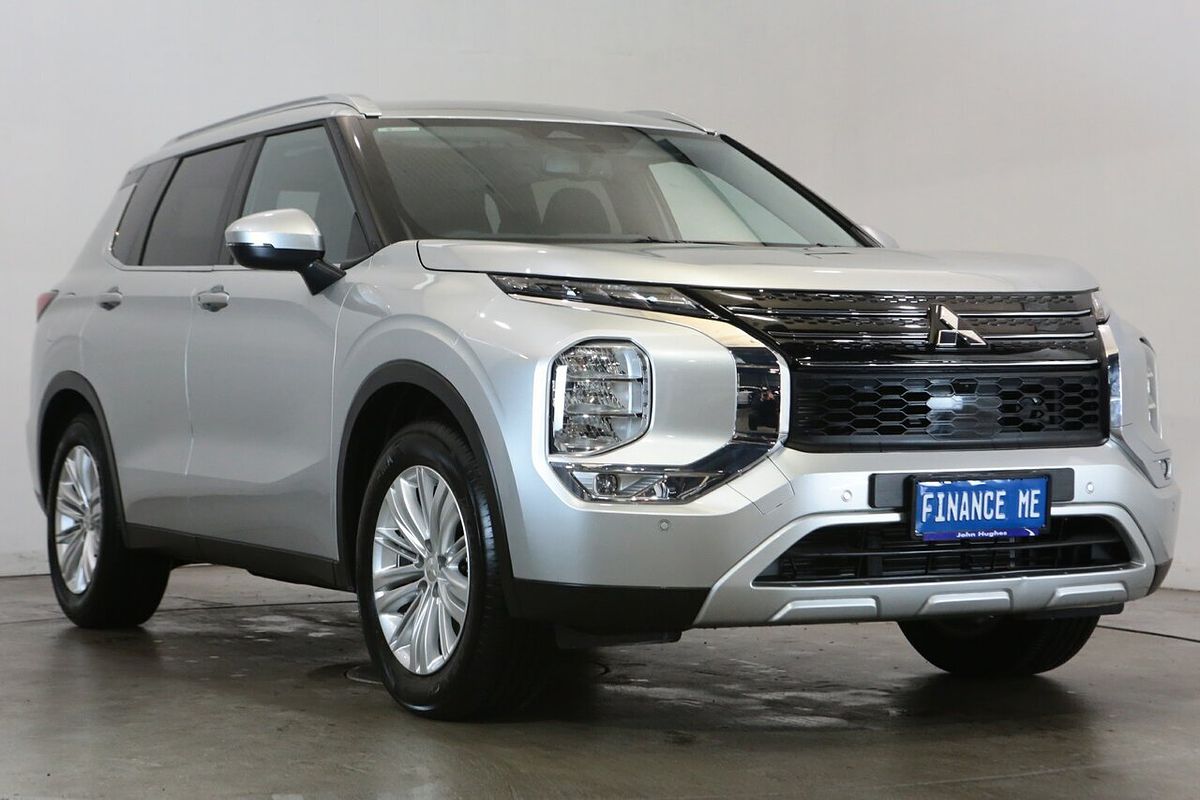 2024 Mitsubishi Outlander LS ZM