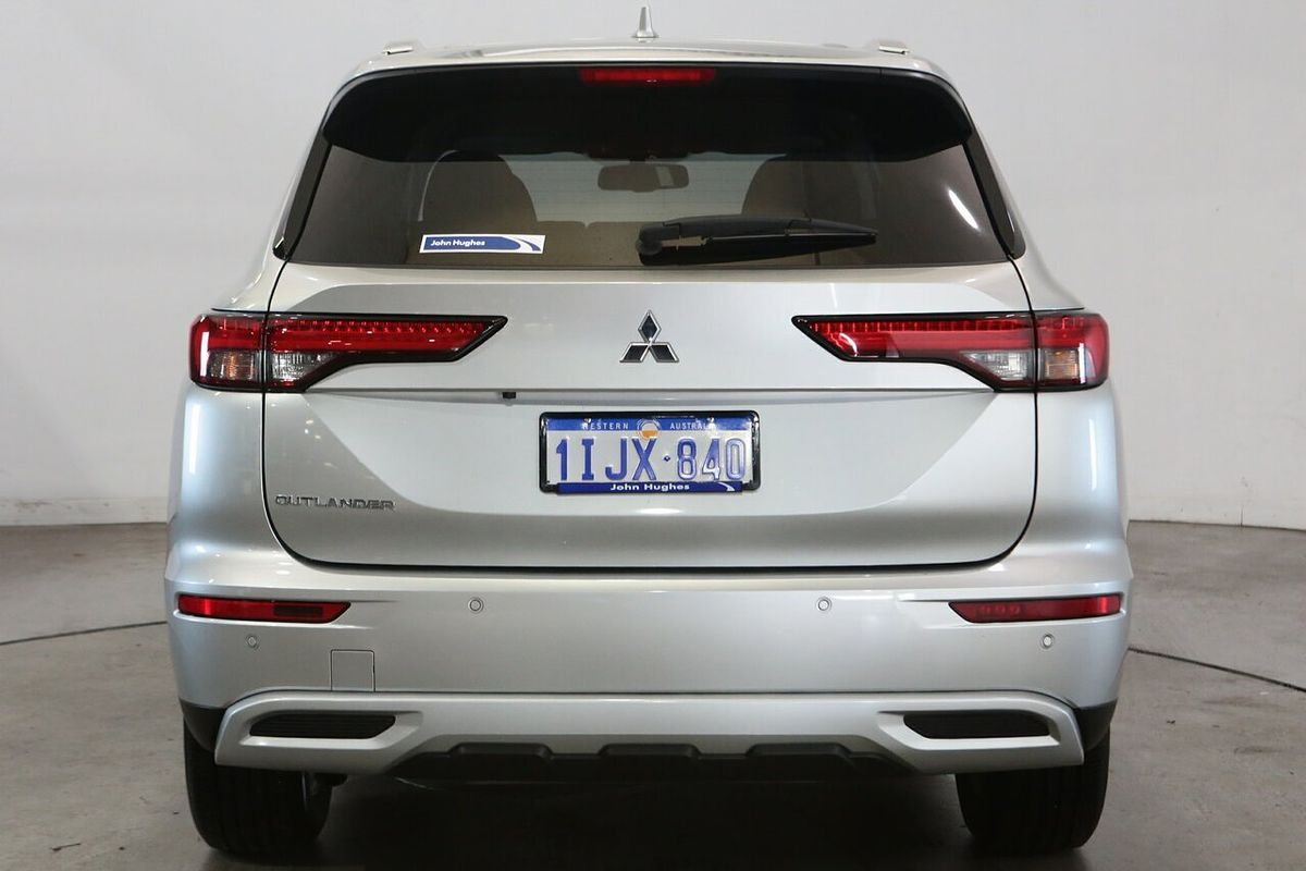 2024 Mitsubishi Outlander LS ZM