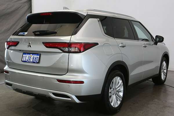 2024 Mitsubishi Outlander LS ZM