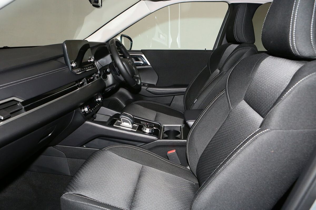 2024 Mitsubishi Outlander LS ZM