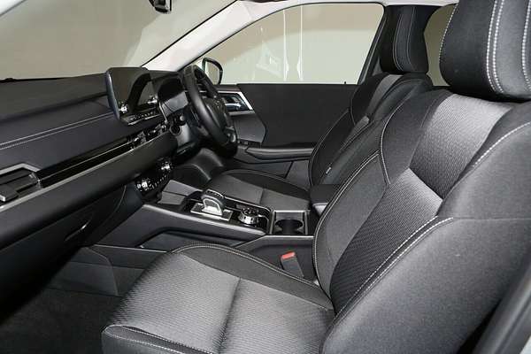 2024 Mitsubishi Outlander LS ZM