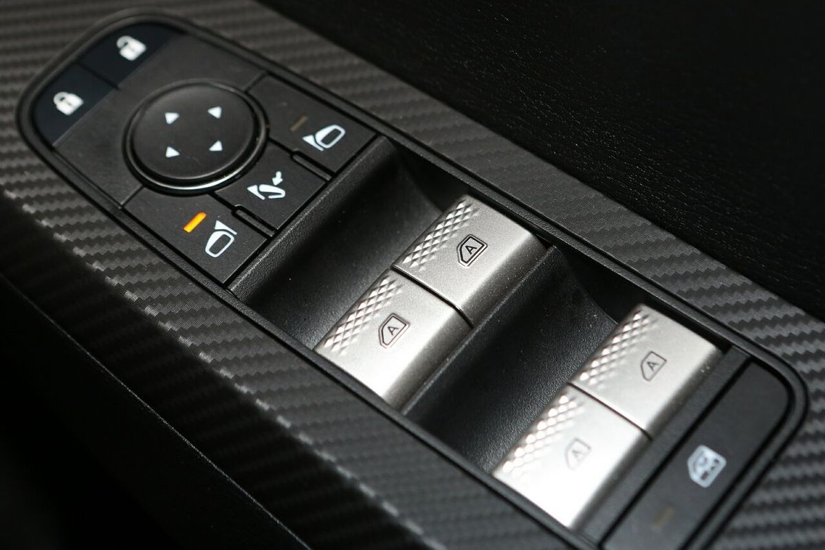 2024 Mitsubishi Outlander LS ZM