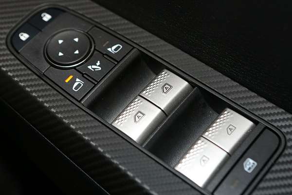 2024 Mitsubishi Outlander LS ZM